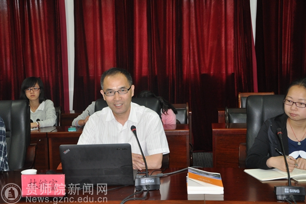 林继富教授在做讲座