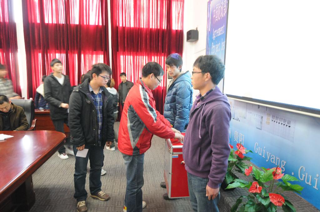 评审团正在投票